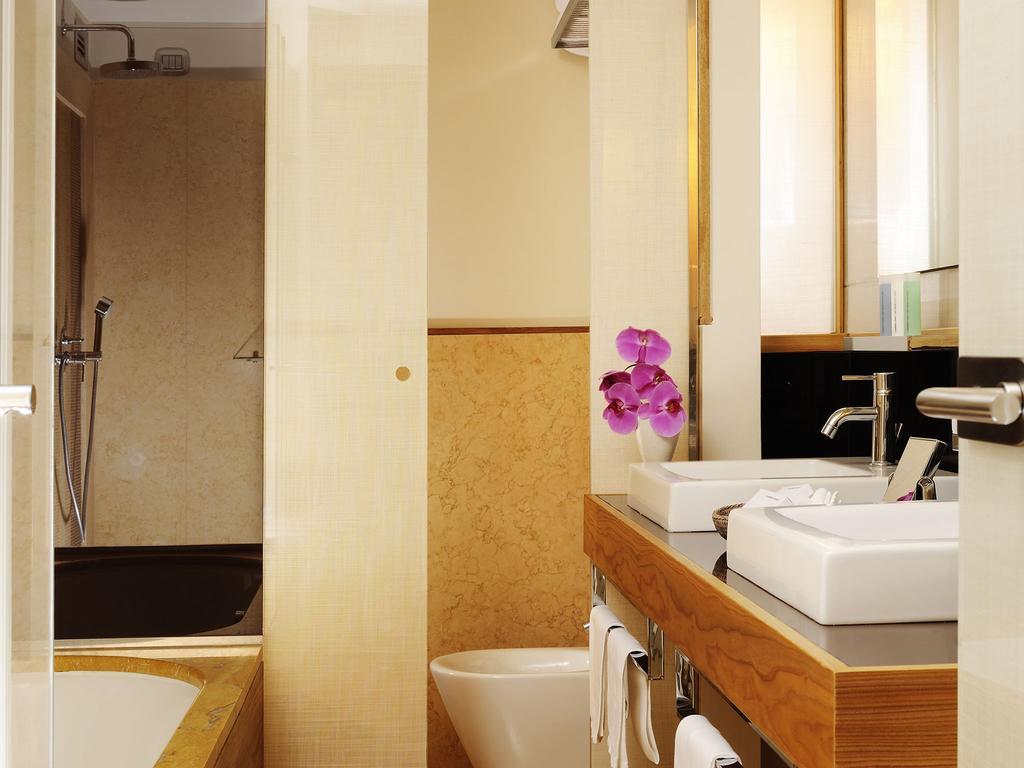 Mario De' Fiori 37 Hotel โรม ภายนอก รูปภาพ